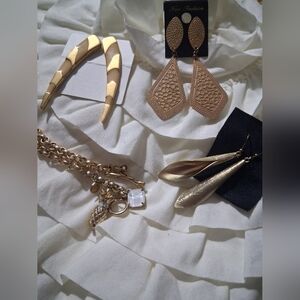 Vtg Lot Gold Tone Women's Accessory Set